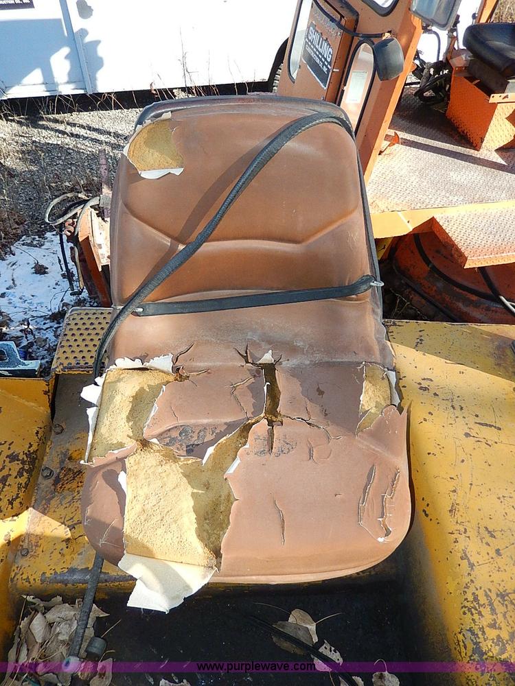 image for item I9482 1977 Hyster C615B vibratory smooth drum roller