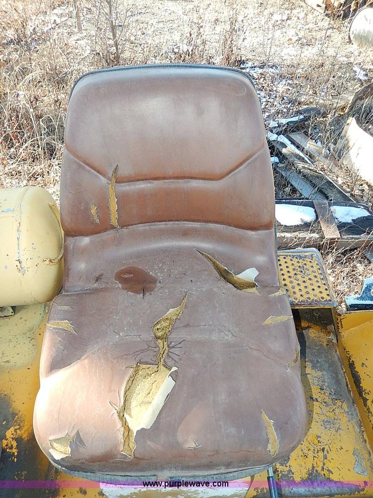 image for item I9482 1977 Hyster C615B vibratory smooth drum roller