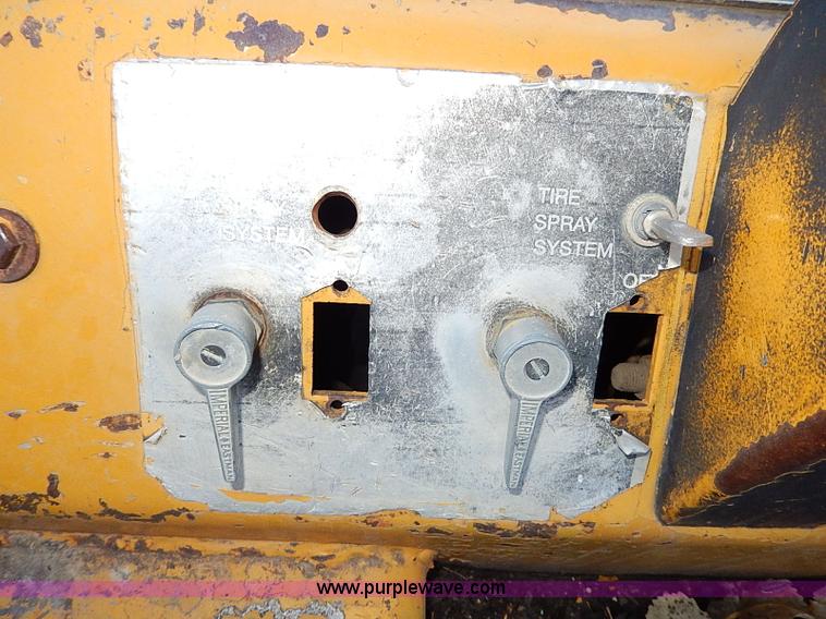 image for item I9482 1977 Hyster C615B vibratory smooth drum roller