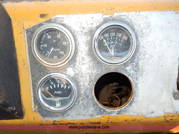 image for item I9482 1977 Hyster C615B vibratory smooth drum roller