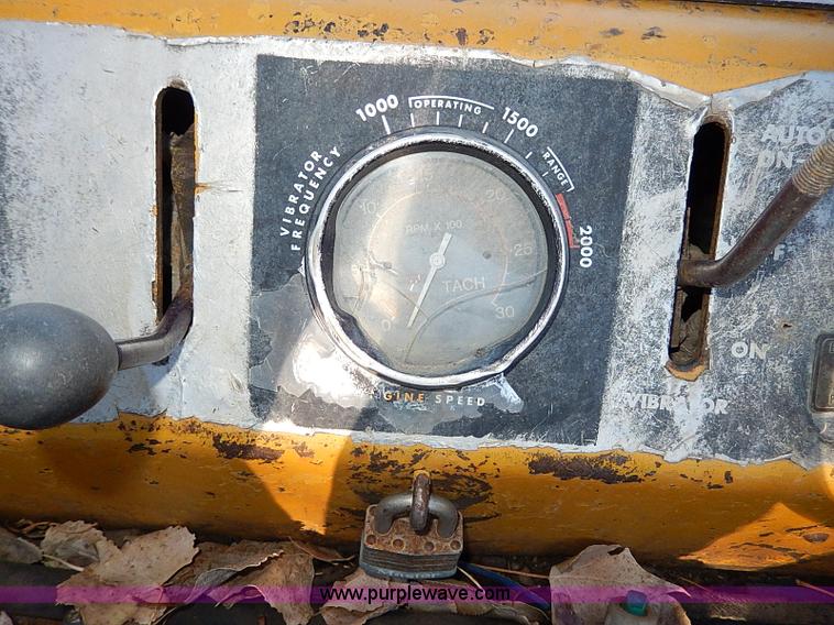 image for item I9482 1977 Hyster C615B vibratory smooth drum roller