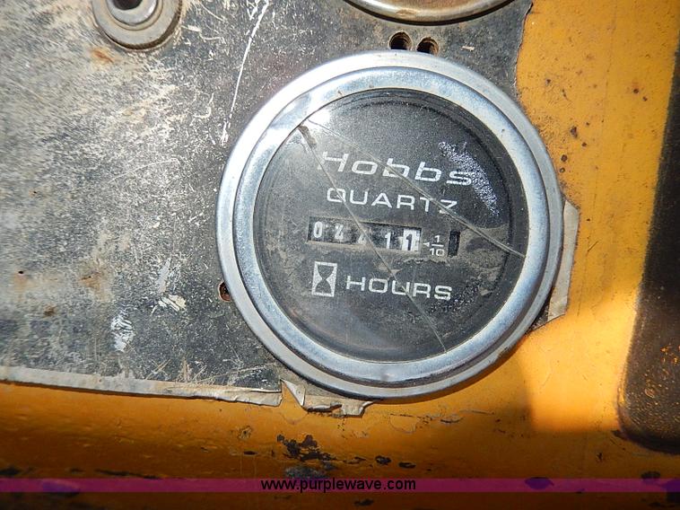 image for item I9482 1977 Hyster C615B vibratory smooth drum roller