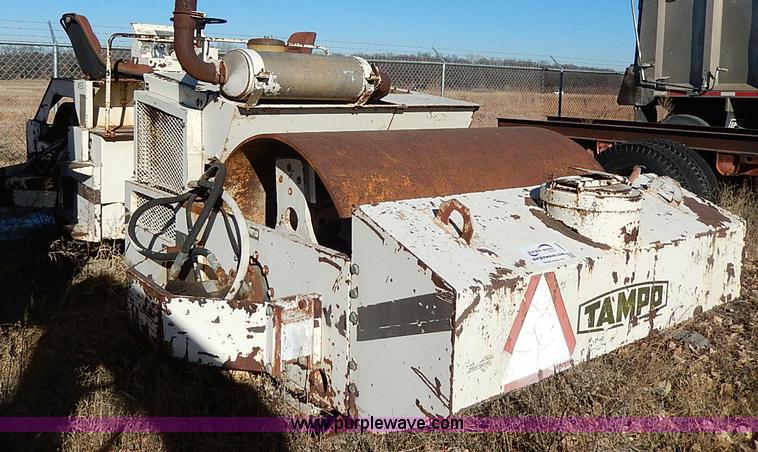 image for item I9483 Tampo RS166A smooth drum vibratory roller