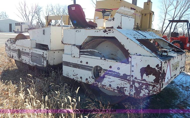 image for item I9483 Tampo RS166A smooth drum vibratory roller