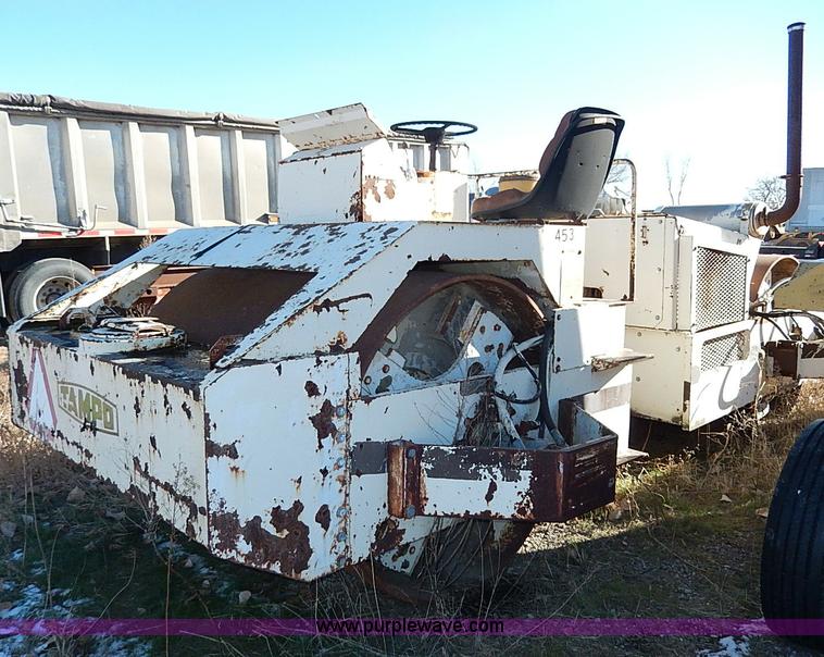 image for item I9483 Tampo RS166A smooth drum vibratory roller