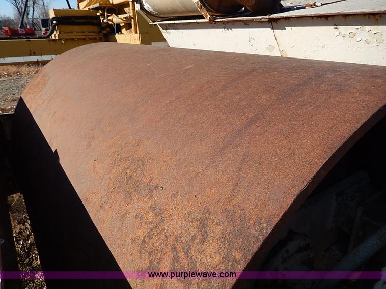 image for item I9483 Tampo RS166A smooth drum vibratory roller