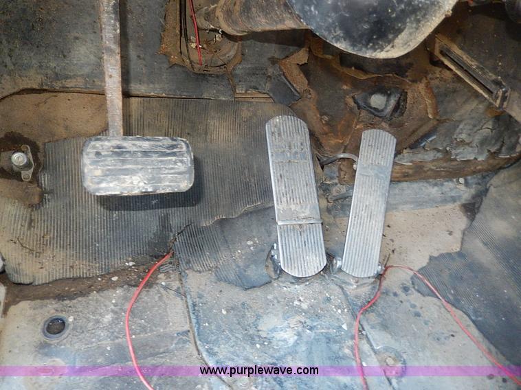 image for item I9485 1988 Mack R690ST dump truck