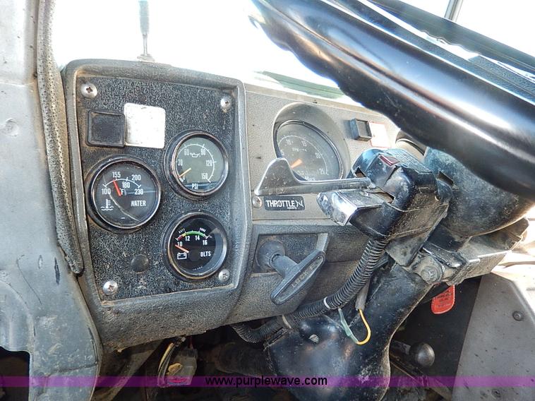 image for item I9485 1988 Mack R690ST dump truck