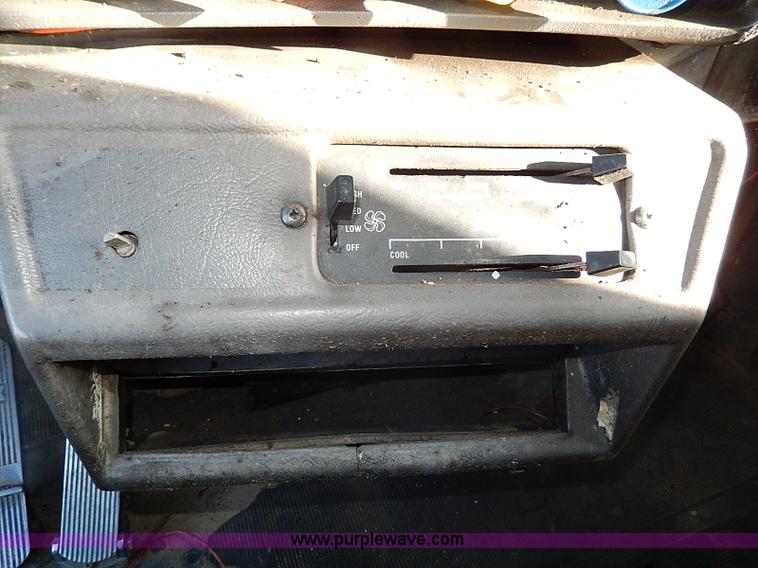 image for item I9485 1988 Mack R690ST dump truck