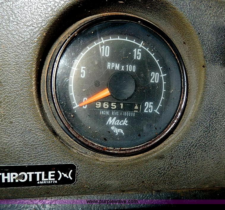 image for item I9485 1988 Mack R690ST dump truck