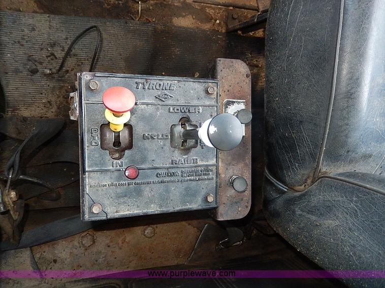 image for item I9485 1988 Mack R690ST dump truck