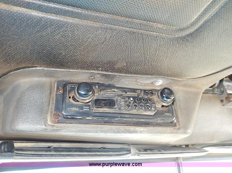 image for item I9485 1988 Mack R690ST dump truck