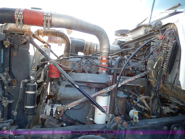 image for item I9485 1988 Mack R690ST dump truck