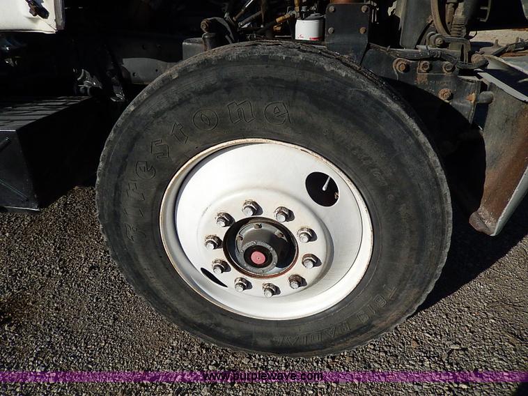 image for item I9485 1988 Mack R690ST dump truck