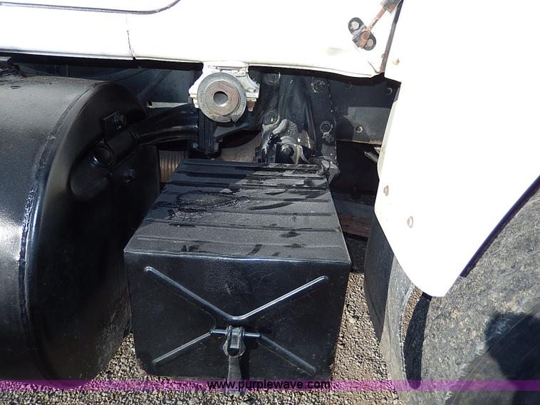 image for item I9485 1988 Mack R690ST dump truck