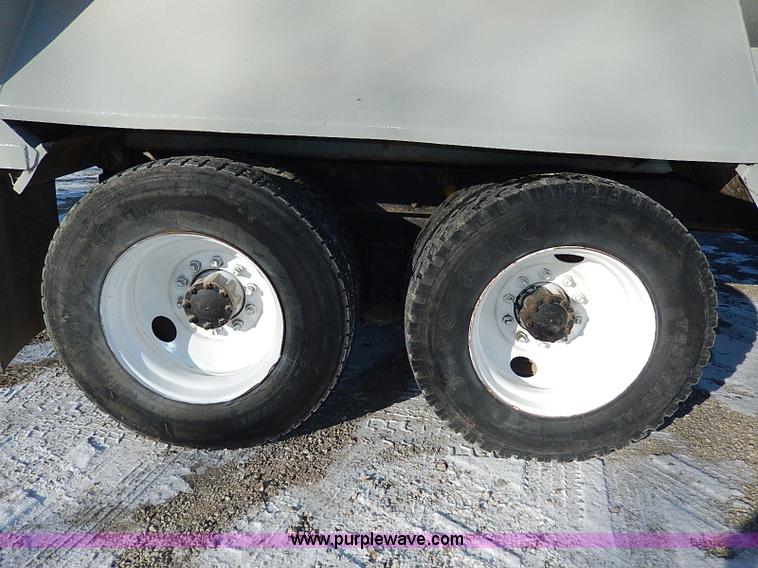 image for item I9485 1988 Mack R690ST dump truck