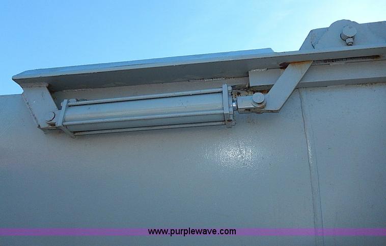 image for item I9485 1988 Mack R690ST dump truck