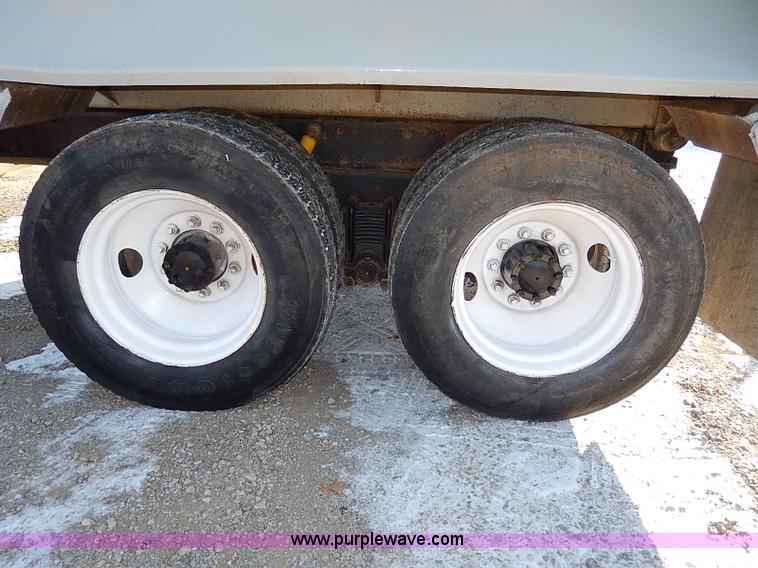 image for item I9485 1988 Mack R690ST dump truck