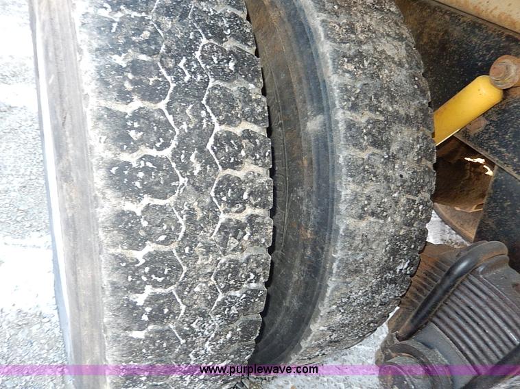 image for item I9485 1988 Mack R690ST dump truck