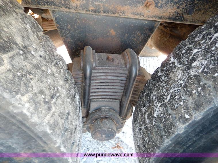 image for item I9485 1988 Mack R690ST dump truck