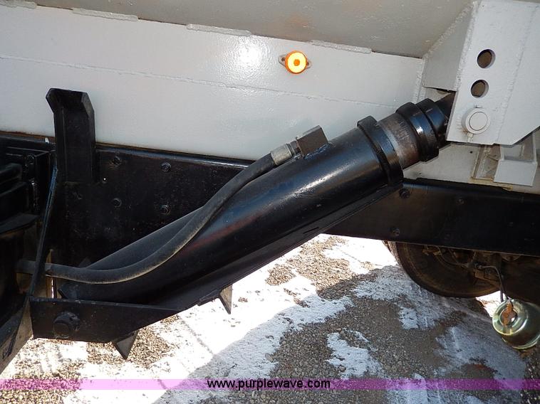 image for item I9485 1988 Mack R690ST dump truck