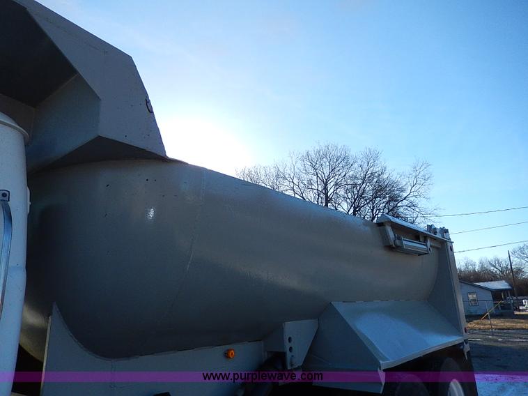 image for item I9485 1988 Mack R690ST dump truck