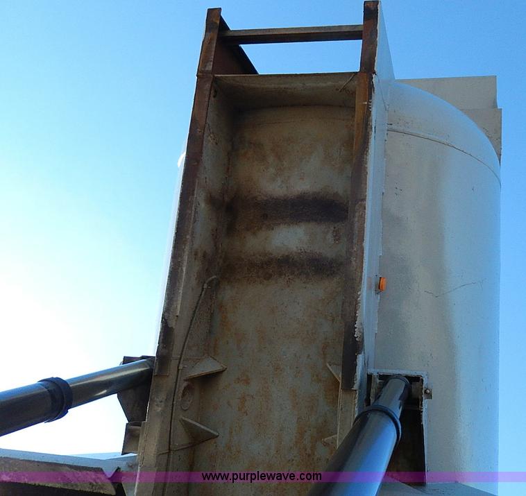 image for item I9485 1988 Mack R690ST dump truck