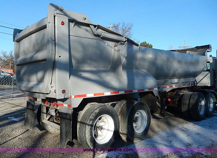 image for item I9486 1986 Bobko barrel end dump trailer