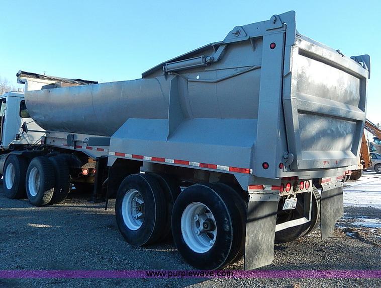 image for item I9486 1986 Bobko barrel end dump trailer