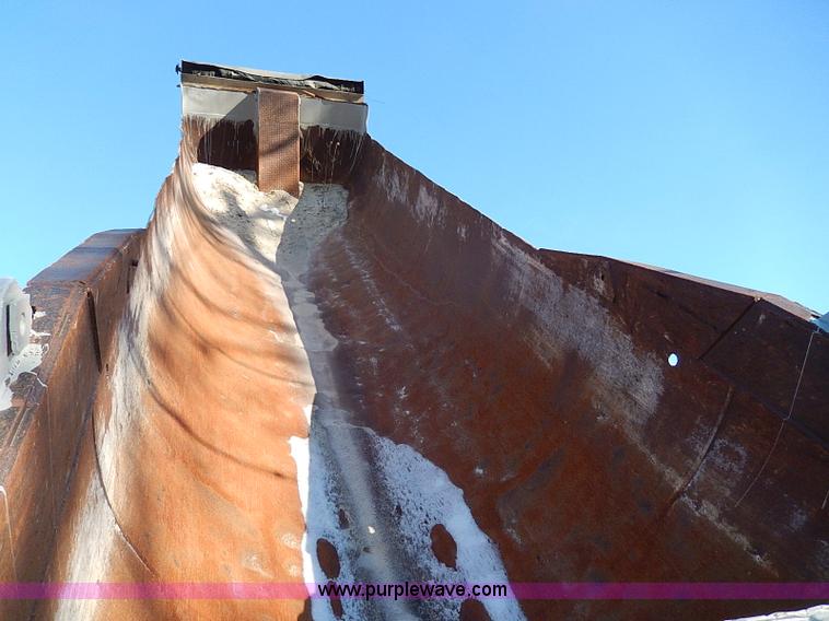 image for item I9486 1986 Bobko barrel end dump trailer