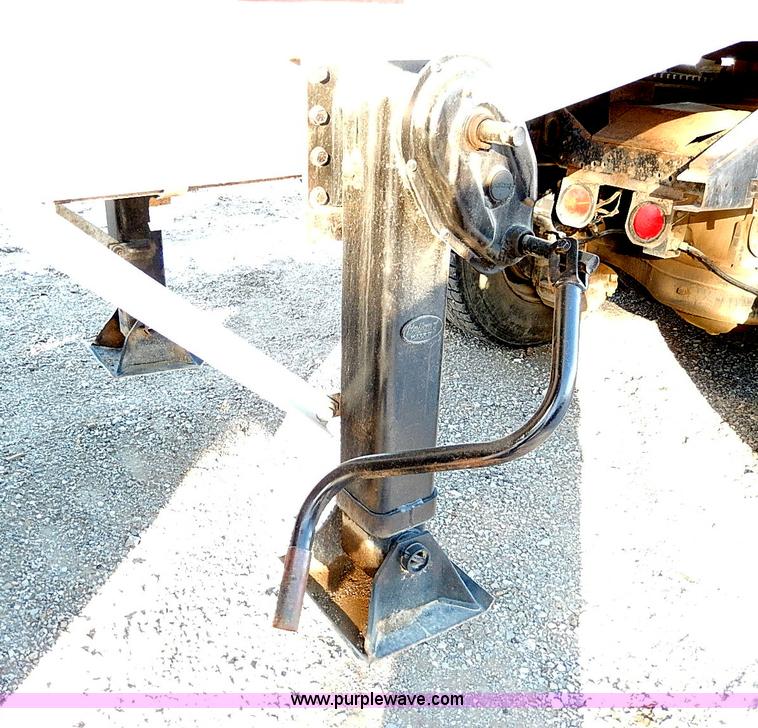 image for item I9486 1986 Bobko barrel end dump trailer