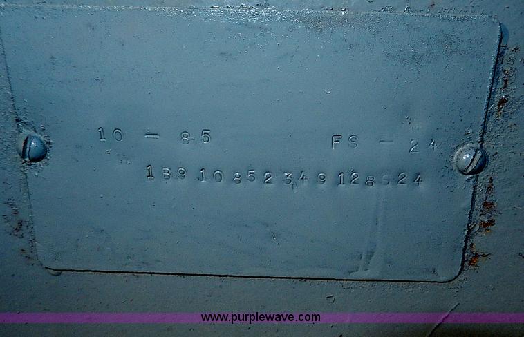 image for item I9486 1986 Bobko barrel end dump trailer