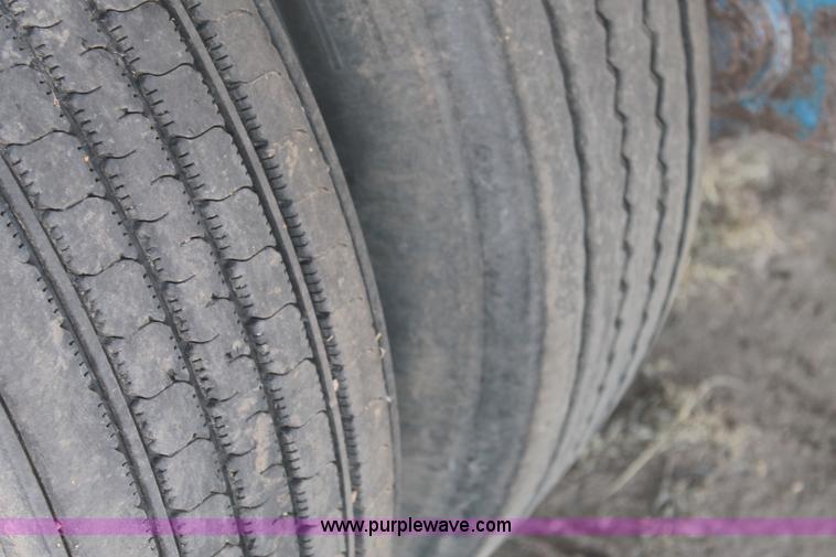 image for item C3613 2000 Manac 16248801 flatbed semi trailer