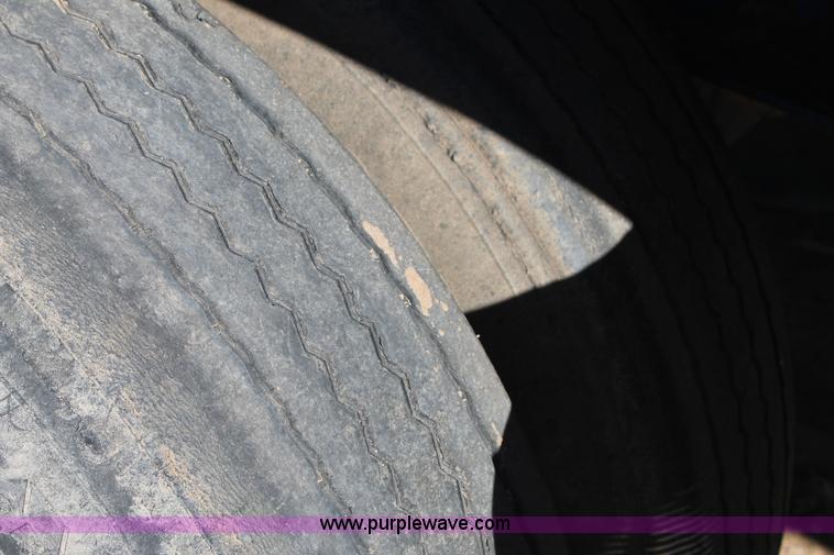 image for item C3613 2000 Manac 16248801 flatbed semi trailer