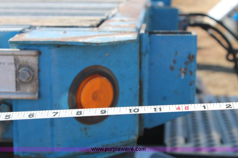 image for item C3613 2000 Manac 16248801 flatbed semi trailer