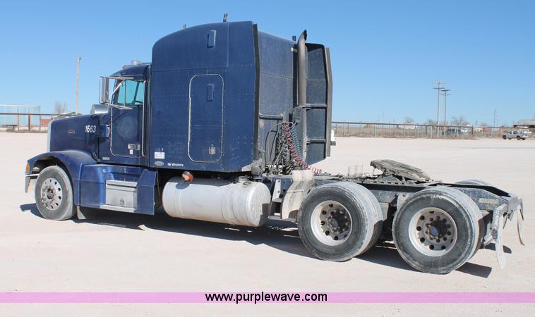 image for item C3627 1998 Peterbilt 377 semi truck
