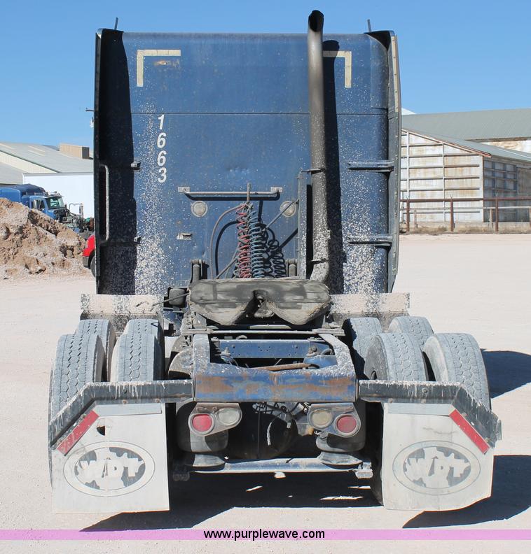 image for item C3627 1998 Peterbilt 377 semi truck