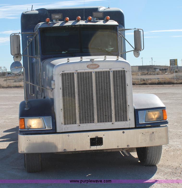 image for item C3627 1998 Peterbilt 377 semi truck