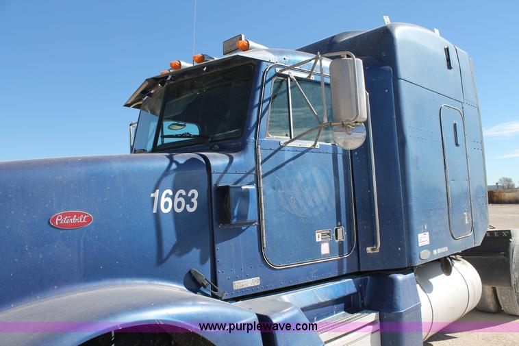 image for item C3627 1998 Peterbilt 377 semi truck