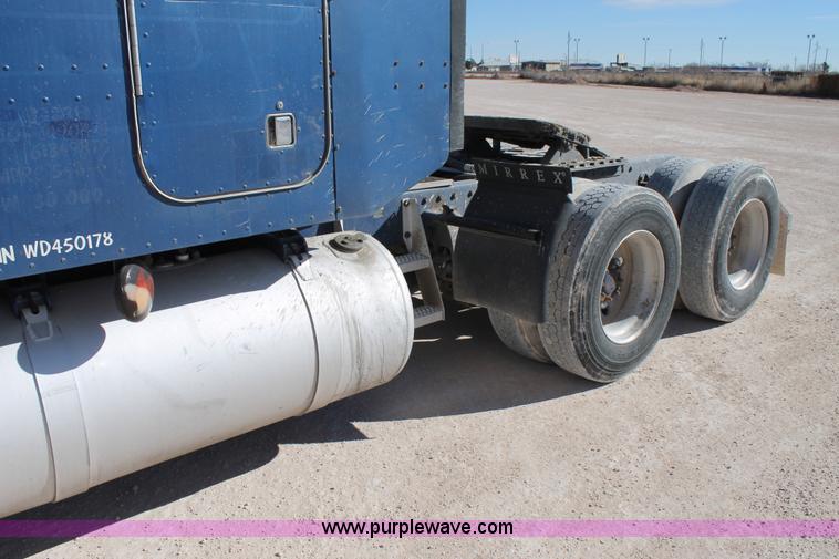 image for item C3627 1998 Peterbilt 377 semi truck