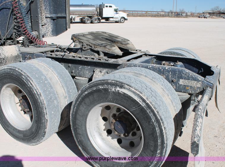 image for item C3627 1998 Peterbilt 377 semi truck