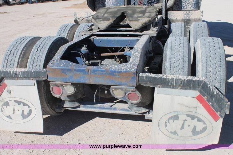 image for item C3627 1998 Peterbilt 377 semi truck