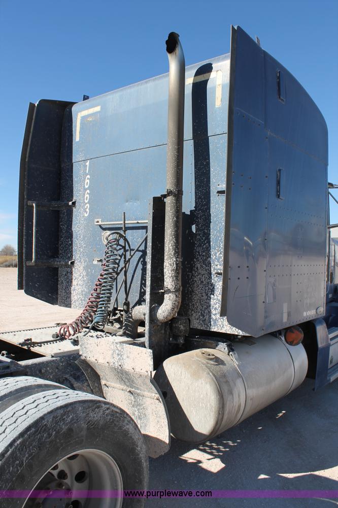 image for item C3627 1998 Peterbilt 377 semi truck