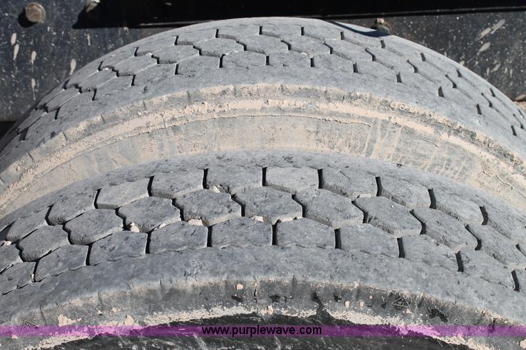 image for item C3627 1998 Peterbilt 377 semi truck