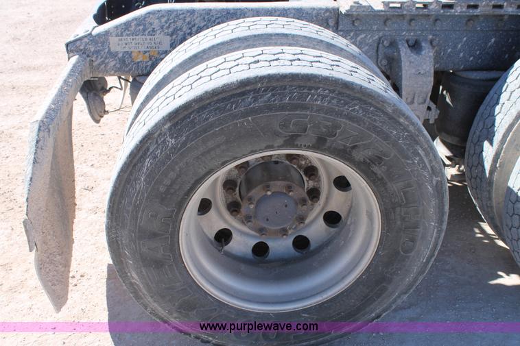 image for item C3627 1998 Peterbilt 377 semi truck