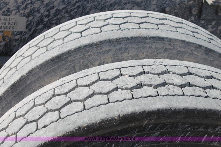 image for item C3627 1998 Peterbilt 377 semi truck