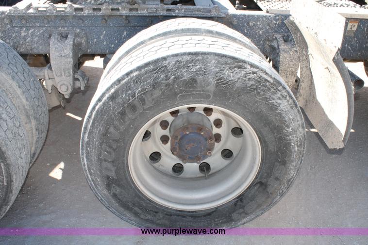 image for item C3627 1998 Peterbilt 377 semi truck