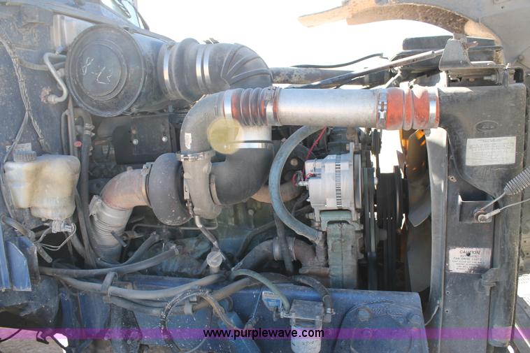 image for item C3627 1998 Peterbilt 377 semi truck