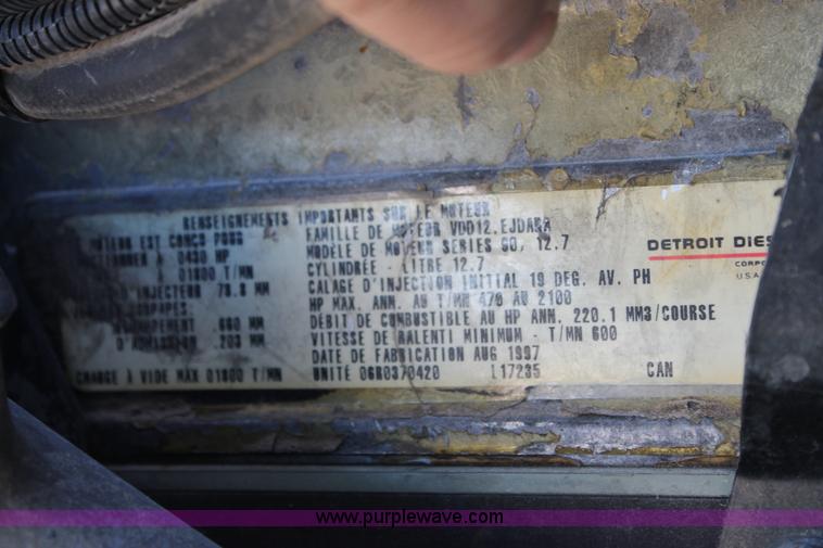 image for item C3627 1998 Peterbilt 377 semi truck