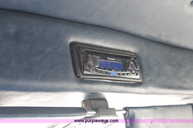 image for item C3627 1998 Peterbilt 377 semi truck